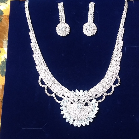 Jewelry - Beautiful jewelry set